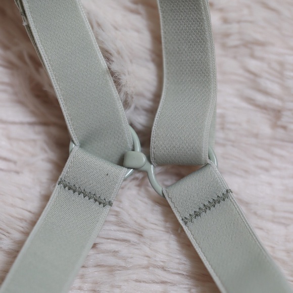 New Balance Sports Bra - Picture 3 of 4